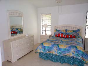 Queen bedroom of Sanibel vacation rental Home #1